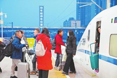 川渝地區與粵港澳大灣區間首次常態化開行夜間動臥列車