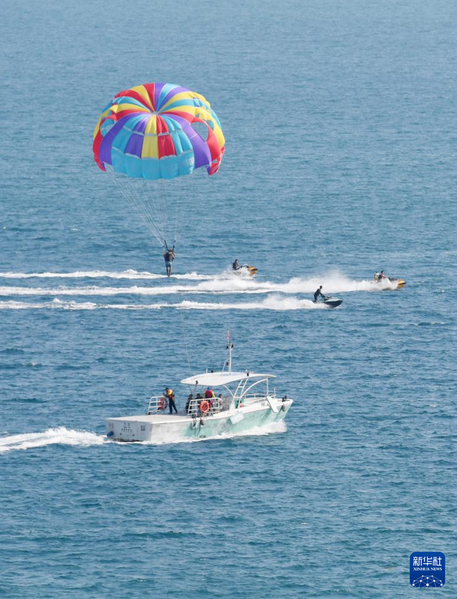 三亞：椰風海韻熱情不減 錯峰遊持續火爆