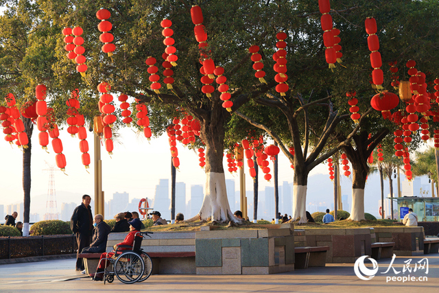 廈門：大紅燈籠高高挂