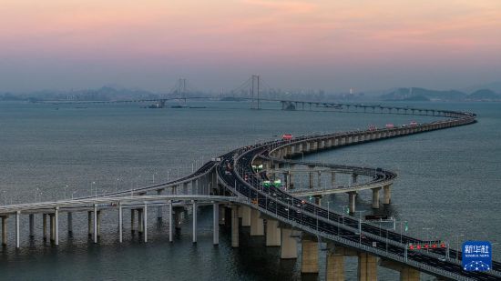 飛閱粵港澳大灣區跨江跨海通道群