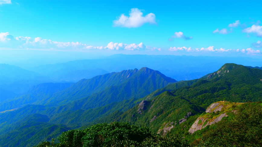 國慶假期，貓兒山“多巴胺”配色驚艷遊客