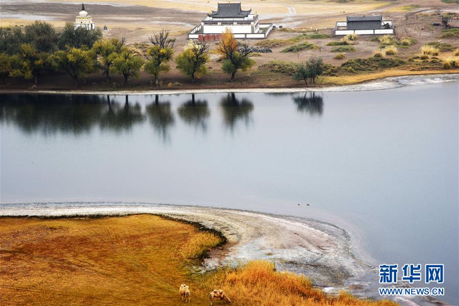 內蒙古：碧水和流線畫出美麗巴丹吉林