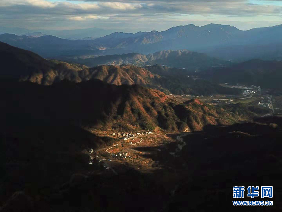 安徽馬鬃嶺：樹樹秋聲山寒色