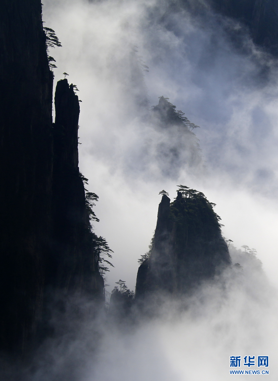 黃山：雲海波瀾闊 天地鐘奇秀