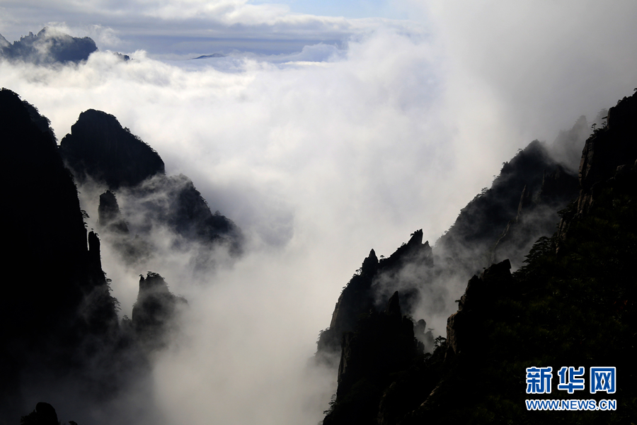 黃山：雲海波瀾闊 天地鐘奇秀