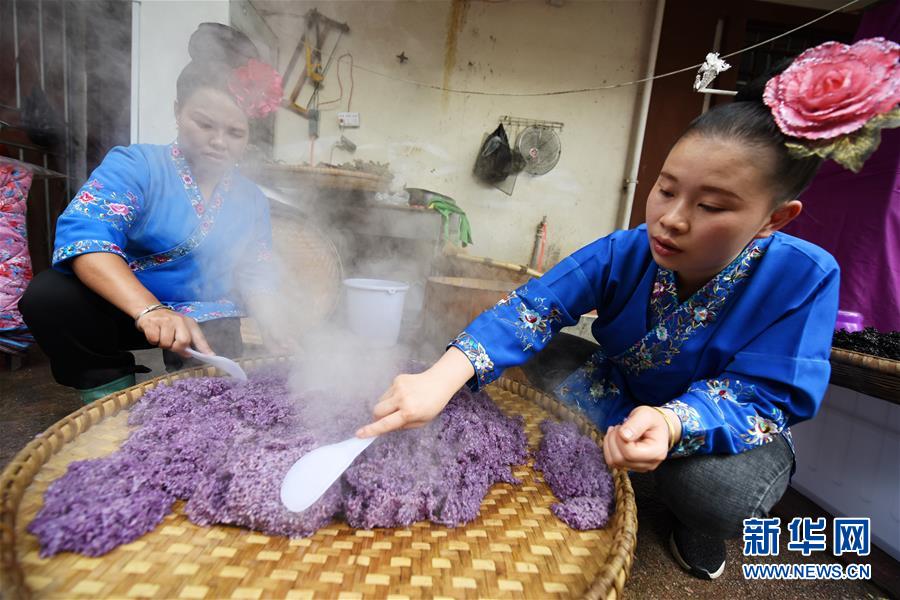 貴州臺江：趕制“姊妹飯” 喜迎姊妹節