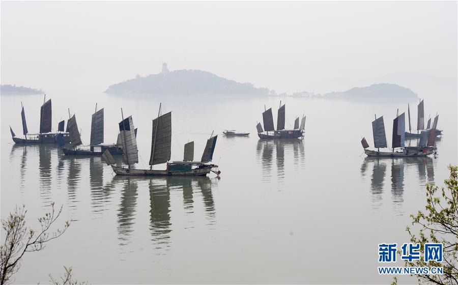 江蘇：太湖晨霧