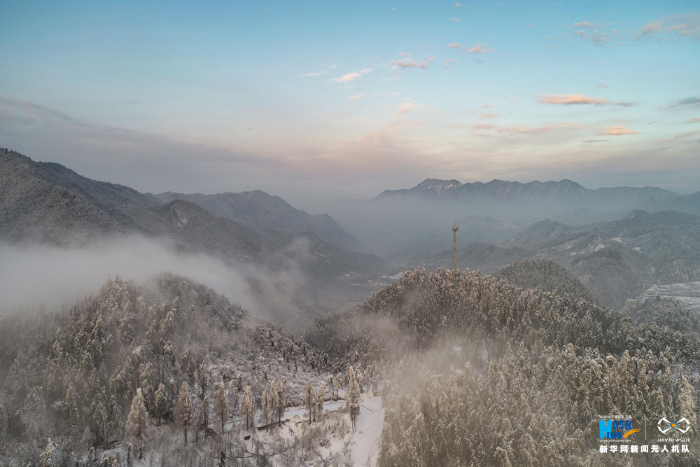 安徽金竹坪村：冰雪大別山