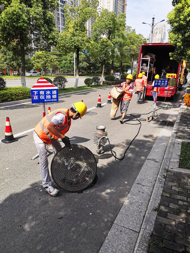 福建晉江市水利局組織開展城區內澇積水點應急抽排演練_fororder_應急抽排-1_副本