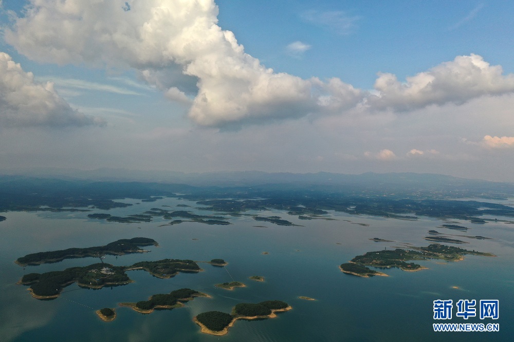 湖北荊門漳河現“天空之境”