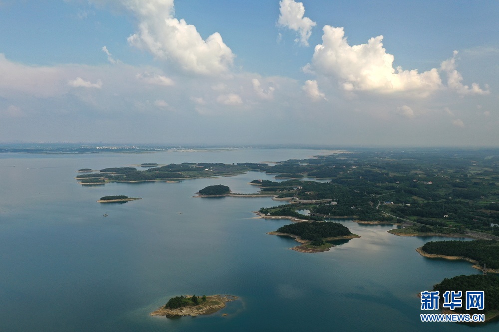 湖北荊門漳河現“天空之境”