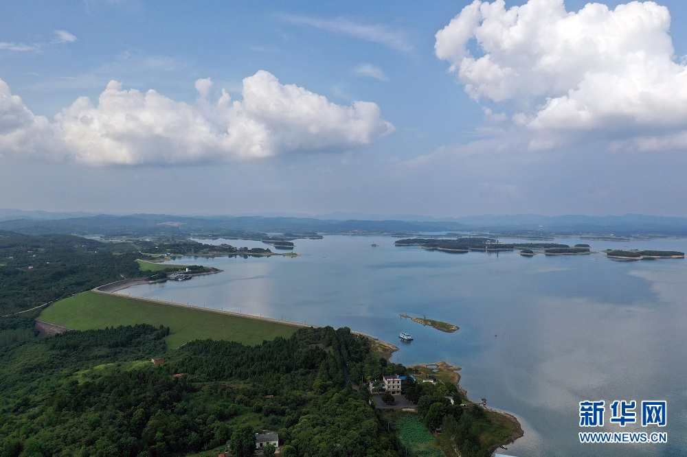 湖北荊門漳河現“天空之境”