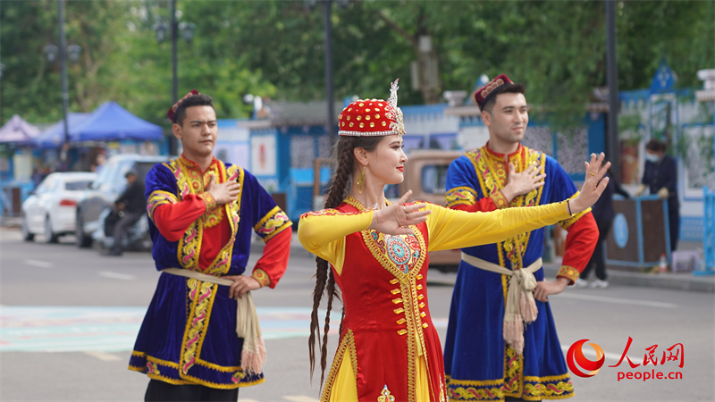 走進伊犁喀讚其老街，感受共享家園融合之美