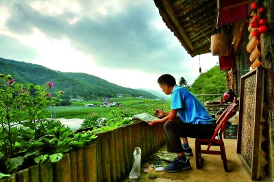 湖北興山：綠水青山展笑顏