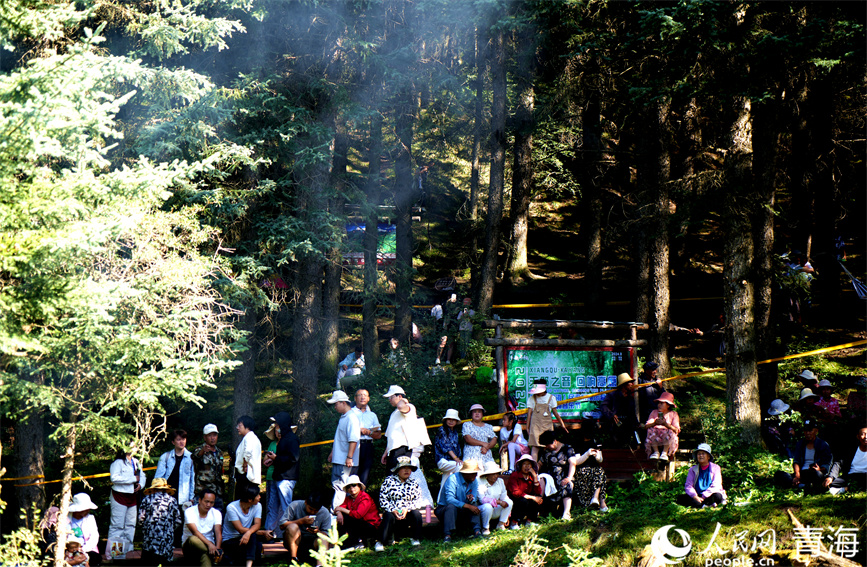 湟中卡陽：群山霧氣中的民歌展演