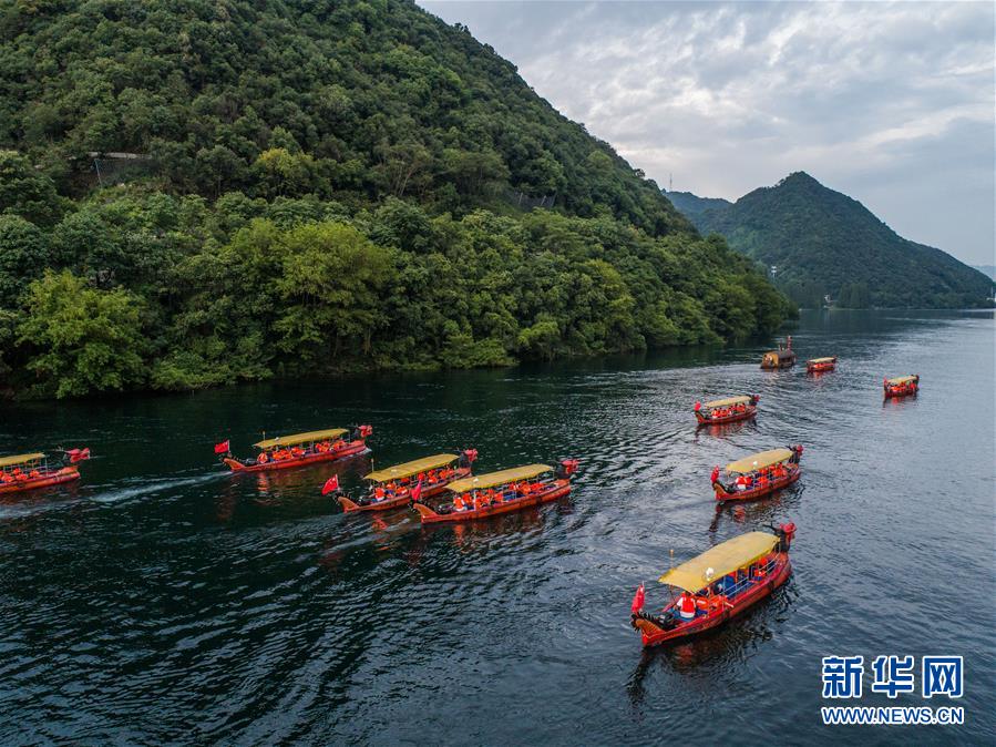 浙江建德：17℃江水送清涼