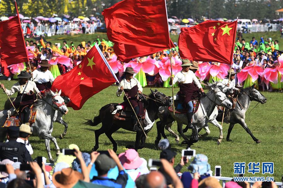 甘肅：甘南草原歡樂“香巴拉”