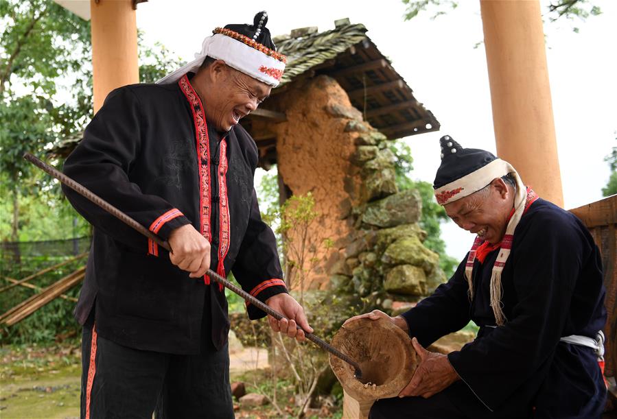 廣西金秀：黃泥鼓舞助推鄉村文化振興