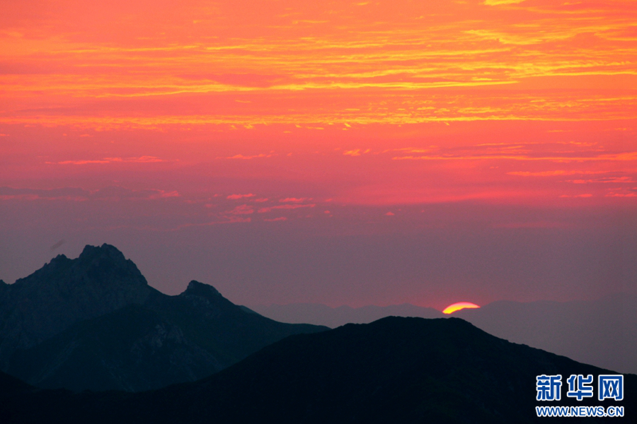 青海貴德縣拉脊山：觀日出雲海 賞紅霞漫天