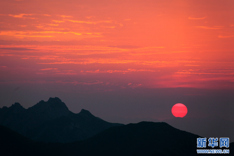 青海貴德縣拉脊山：觀日出雲海 賞紅霞漫天