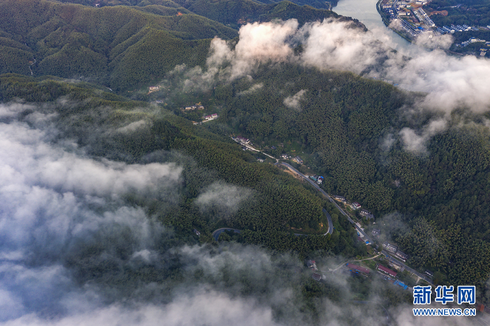 安徽佛子嶺：巍巍大別山 層層秋意濃