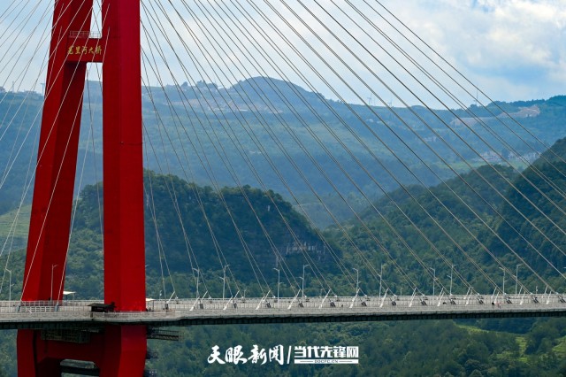 龍裏河大橋——世界首座高山峽谷景觀橋