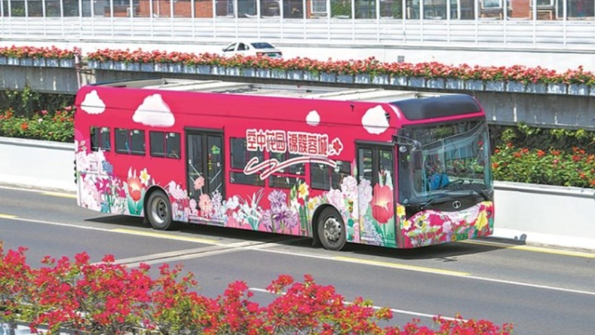 成都公交常規開行“空中花園線”