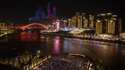 重慶“五一”無人機燈光秀引爆全網_fororder_4