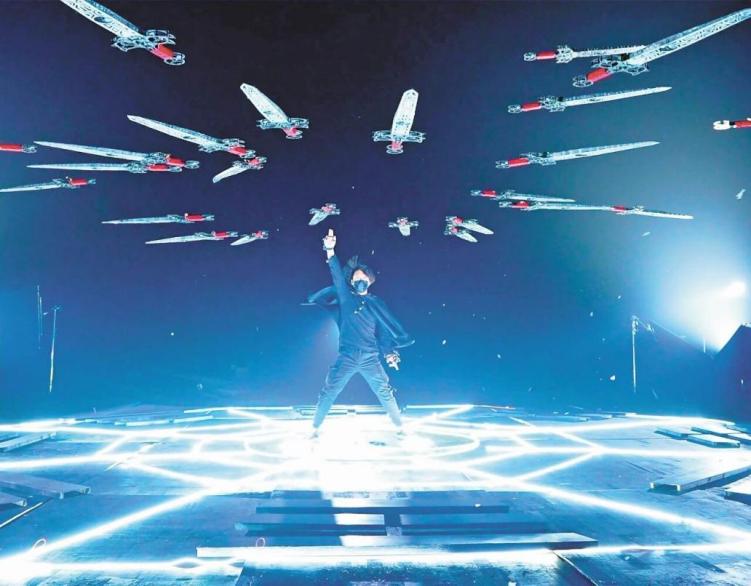 Martial Arts Meets Technology: How a Young Chinese Influencer Makes "Flying Sword" a Reality