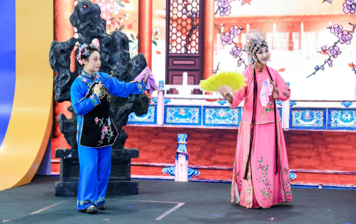 “炫彩世界”超燃現場：中外文化碰撞出彩，多元體驗點燃全場