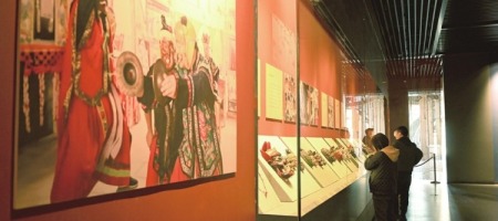 山西太原：面具裏的儺戲藝術