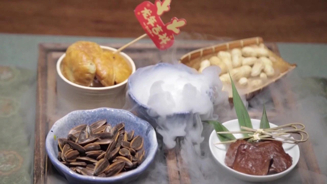 黃山市屯溪區：創新傳承茶文化 “圍爐冰茶”走紅_fororder_2