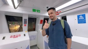 【“中國遊記”第一季㊷】地鐵成旅行打卡點！讓老外羨慕的中國地鐵憑啥“出圈”？
