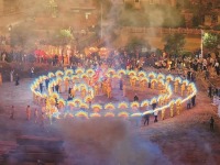 福州福清板凳龍：披上了“賽博霓裳”