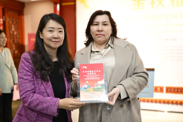 大使夫人探店北京老字號 東方美學受熱捧_fororder_圖片5