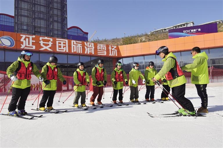 心往北京 滑向冬奧 陜西推動500萬人參與冰雪運動_fororder_434f0e53-1441-499b-9da3-46c7de632337.1