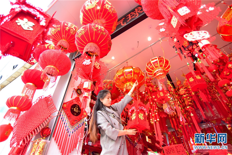 雲南彌勒：火紅燈籠紅火年