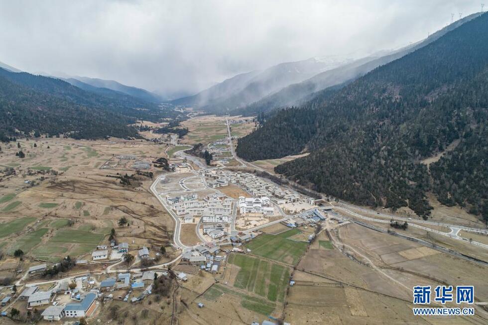 “世界屋脊”：川藏公路托起一批現代化城鎮