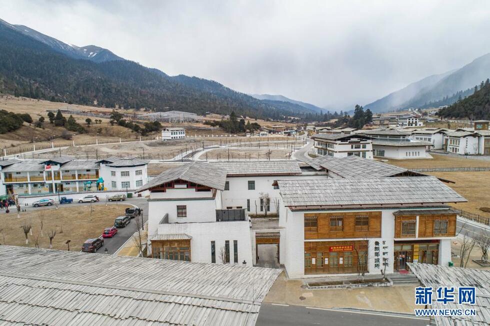 “世界屋脊”：川藏公路托起一批現代化城鎮