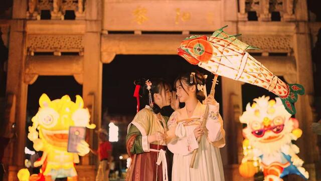 安徽黃山：“夜泊黎陽 中秋燈會”點亮千年古鎮_fororder_圖片2