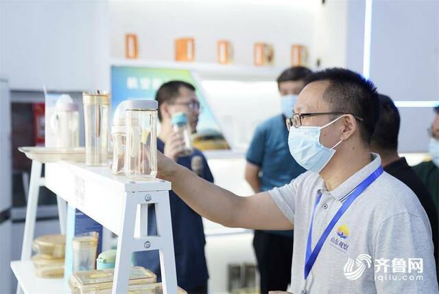 高品質發展看臨港｜國內市場佔有率第一 浩然特塑何以成為行業巨人？