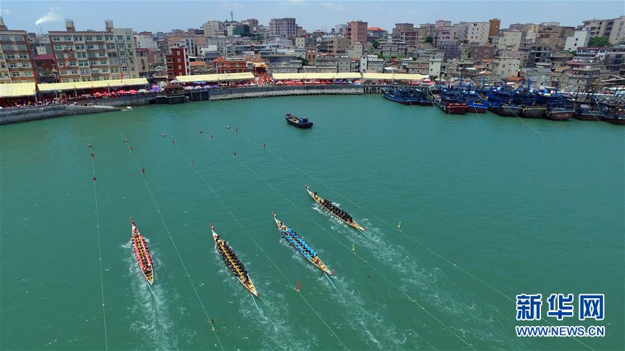 福建石獅：海上休漁活動多