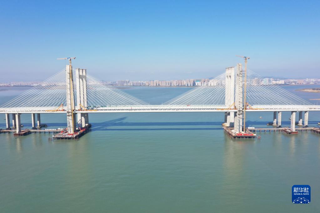 新建福廈鐵路泉州灣跨海大橋全橋貫通_fororder_15
