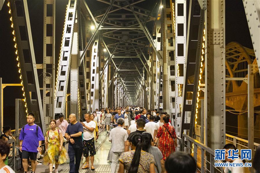百年“老江橋”成哈爾濱旅遊“新名片”