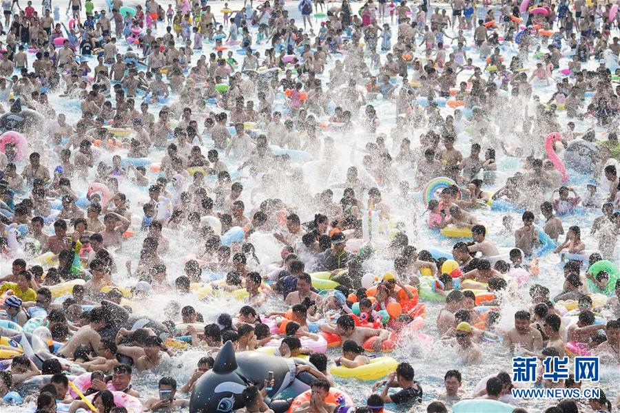南京：戲水享清涼