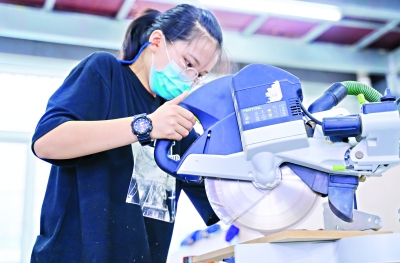 武漢百名優秀工匠備戰“技能奧林匹克”