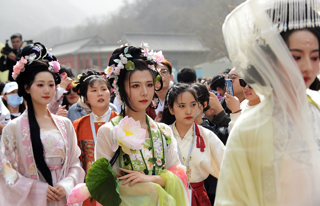 第五屆雲臺山漢服花朝節開幕