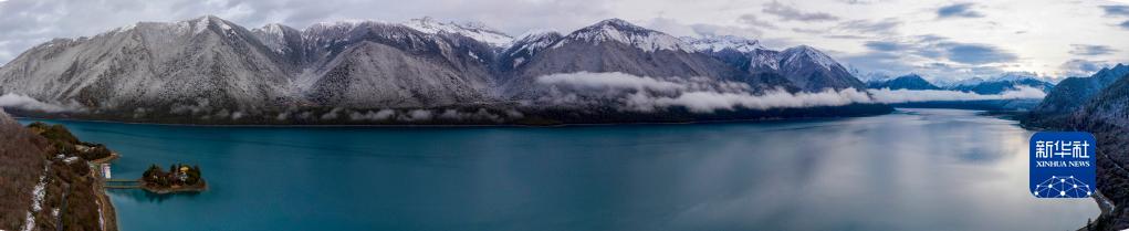 雪後巴松湖