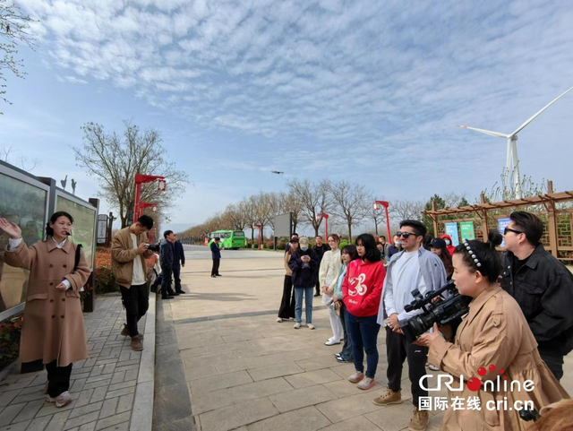 古城迎來異鄉客 多國“Z世代” 青年同繪千古潼關山河奇景_fororder_圖片20