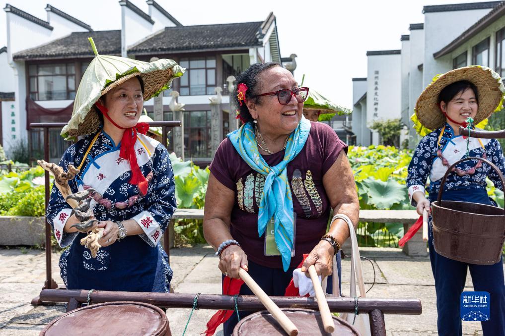 浙江湖州：外國友人體驗水鄉人文